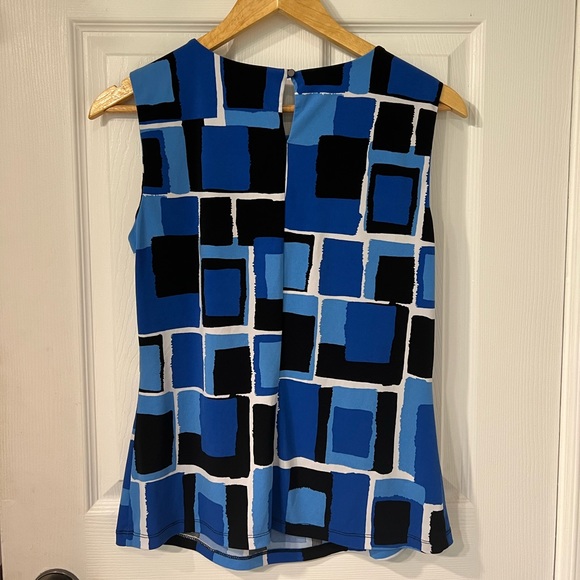 Calvin Klein Women’s Geometric Top - Picture 2 of 3